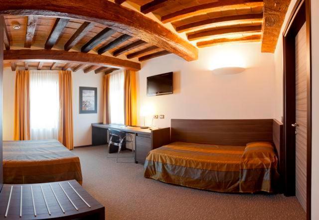 Locanda Sant'Ambrogio Rivalta  Eksteriør bilde