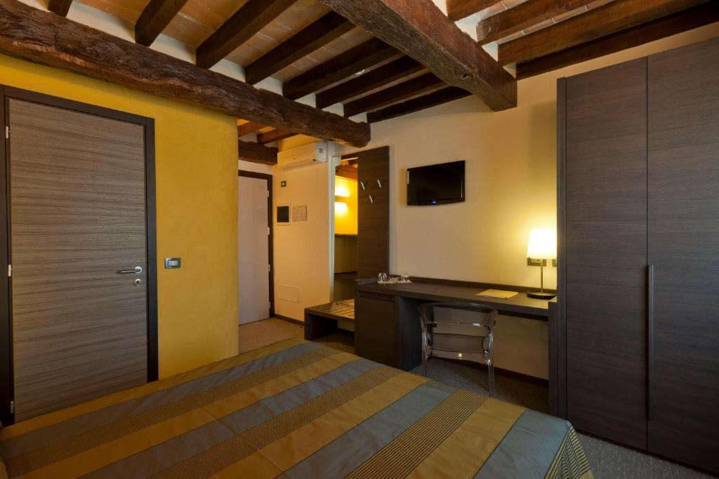 Locanda Sant'Ambrogio Rivalta  Rom bilde