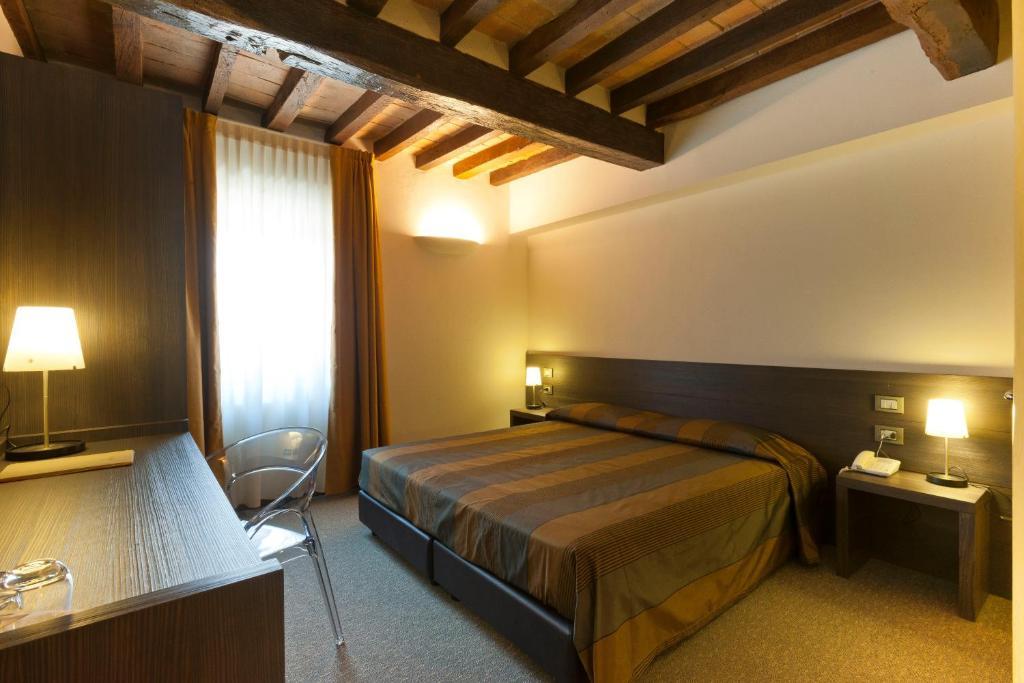 Locanda Sant'Ambrogio Rivalta  Rom bilde